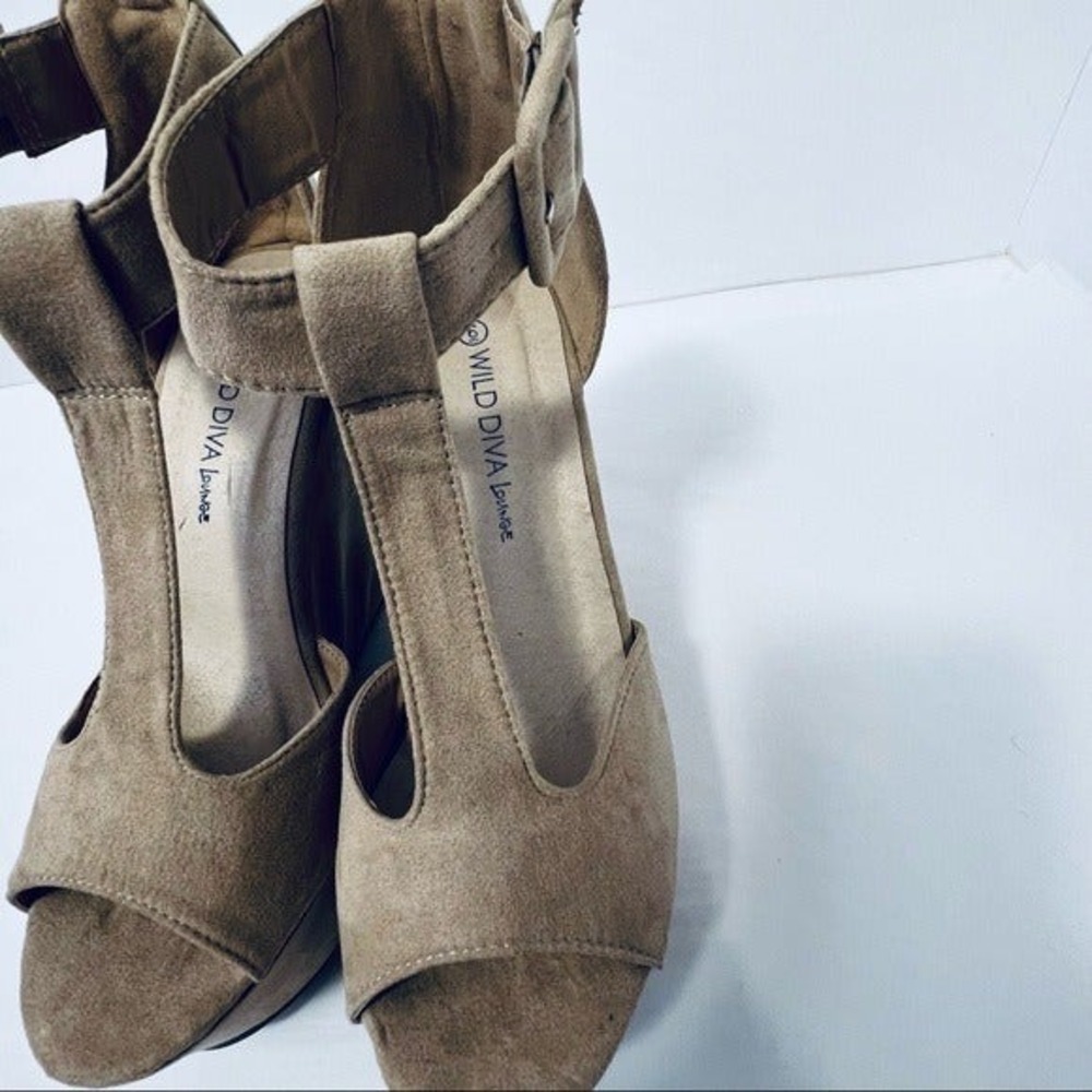 Wild‎ Diva Lounge Women's Nude Suede Wedge Sandals with Ankle Strap Size 6 - Picture 5 of 12